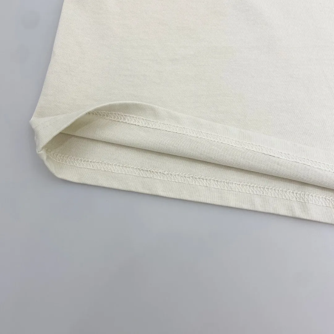 Mechao Saint Michael GEEKSRULE Summer Battle T-shirt animation printed short-sleeved digital white ink direct spray, the fabric is breathable and the pattern is three-dimensional and clear. Fabric: Double yarn 240g Style number: S825 Size: S-M-L-XL Color: Off-white Price: P110